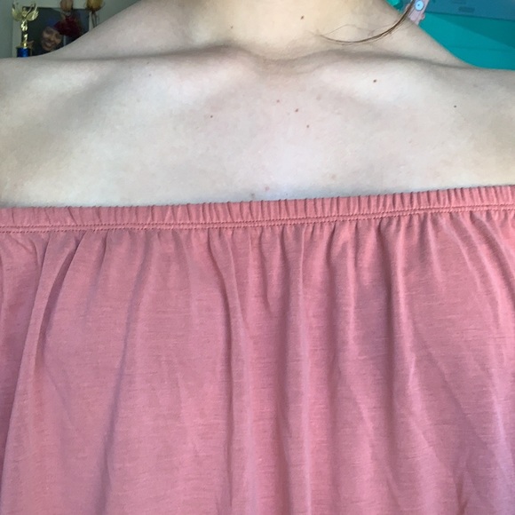 Old navy off the shoulder top - Picture 2 of 4